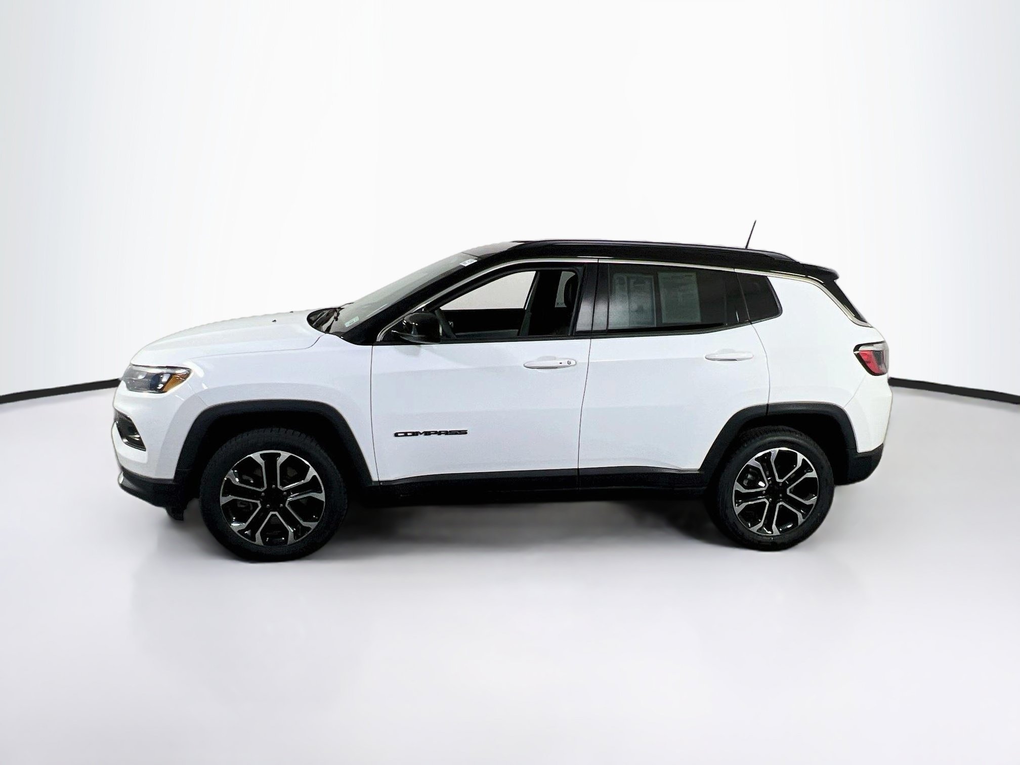 Used 2023 Jeep Compass Limited AWD/4WD image 8