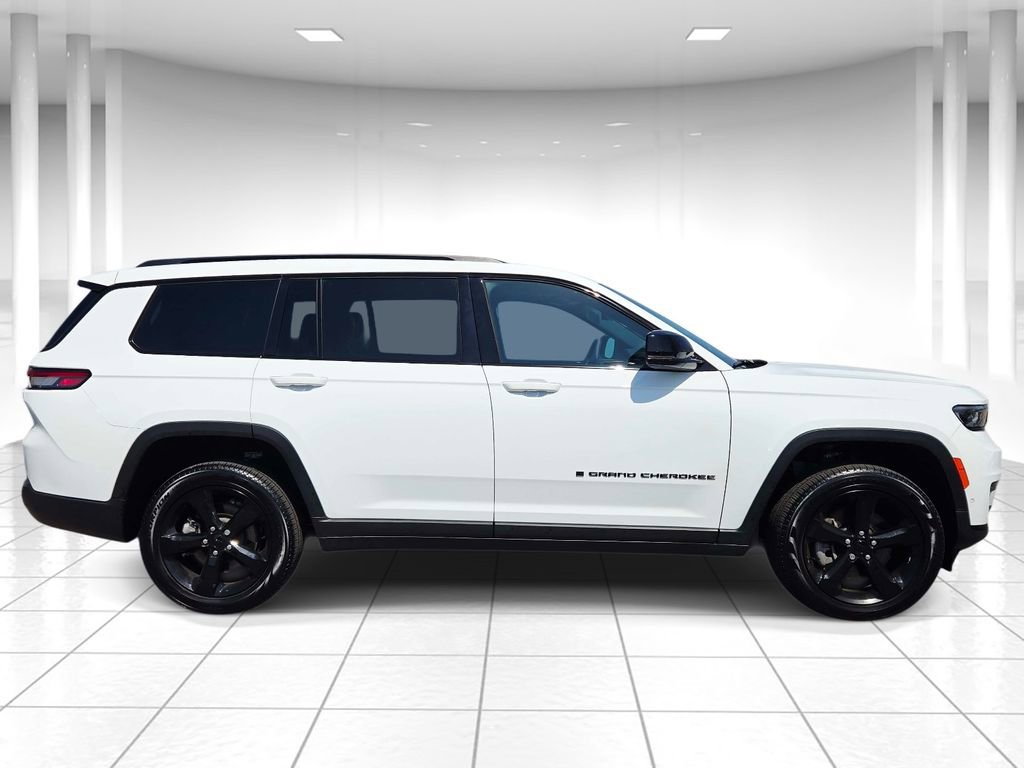 Used 2025 Jeep Grand Cherokee L Limited w/ Luxury Tech Group II AWD/4WD image 2