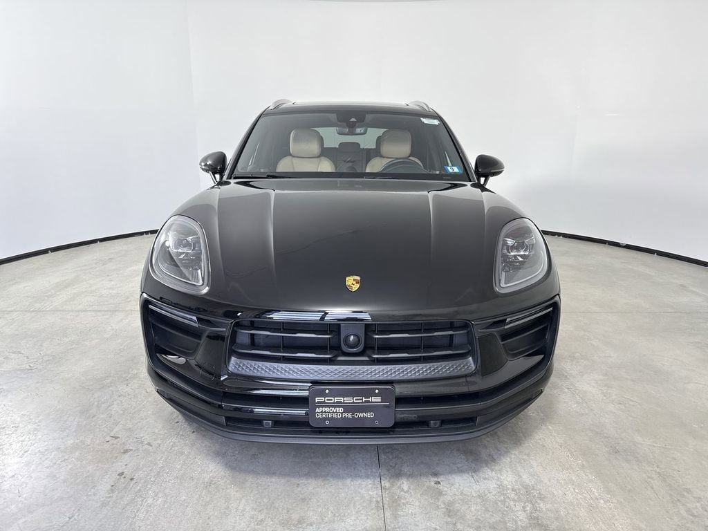 Certified 2025 Porsche Macan image 10