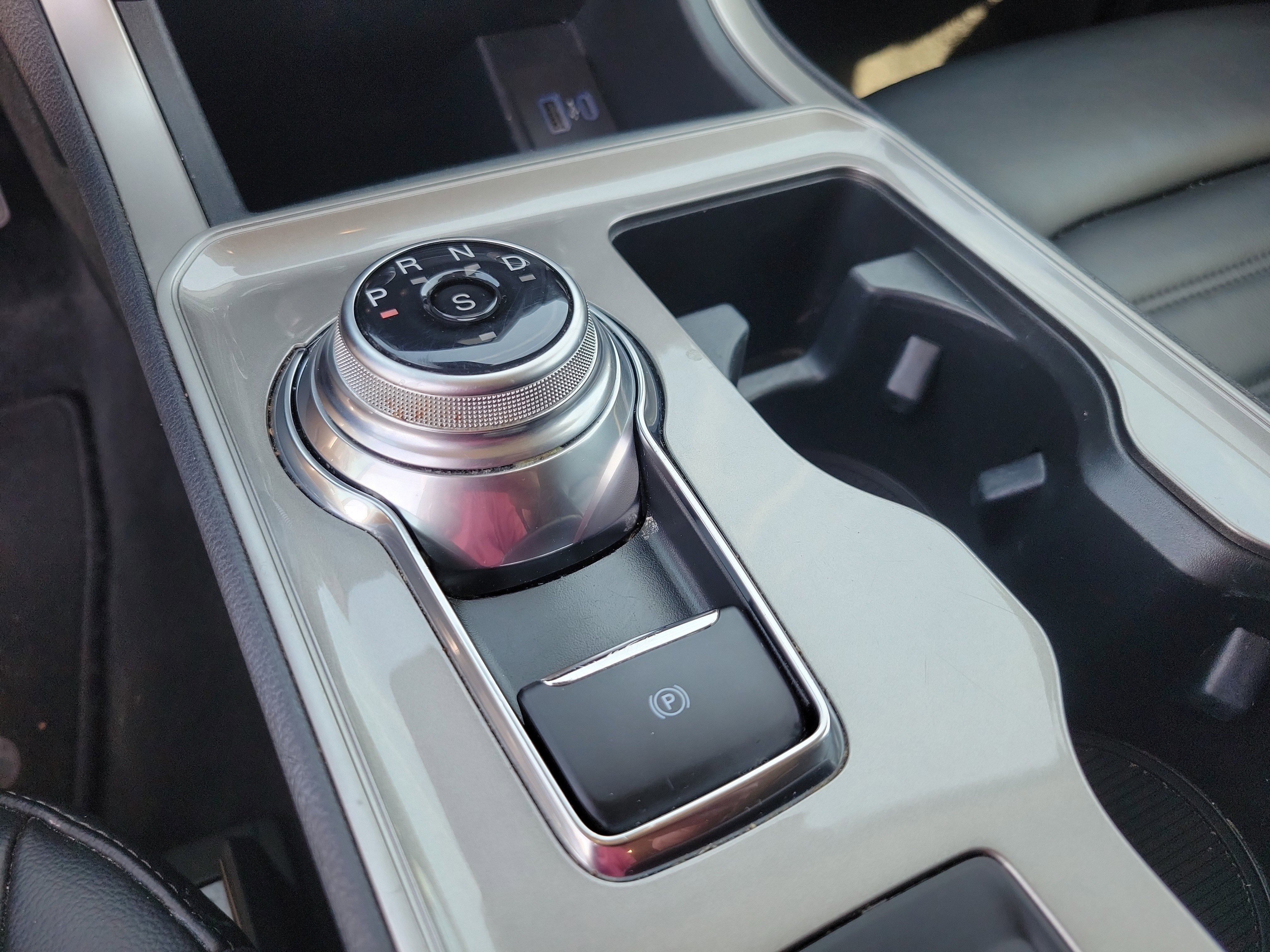 Used 2024 Ford Edge SEL AWD/4WD image 11