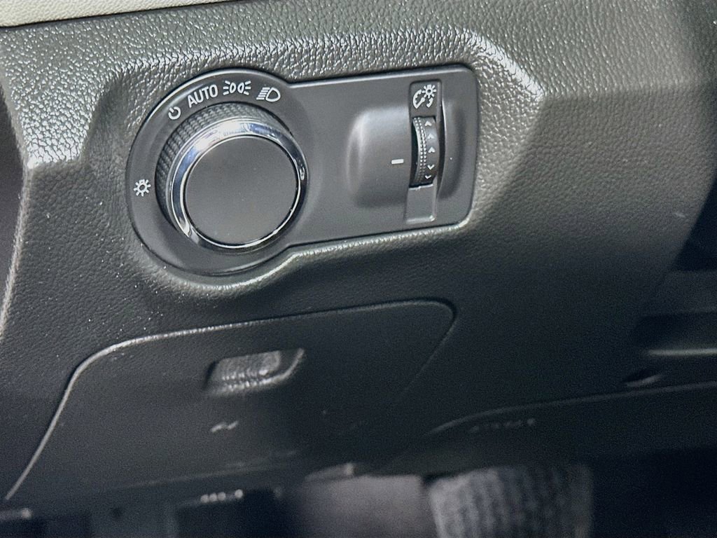 Used 2016 Chevrolet Cruze LS FWD image 10