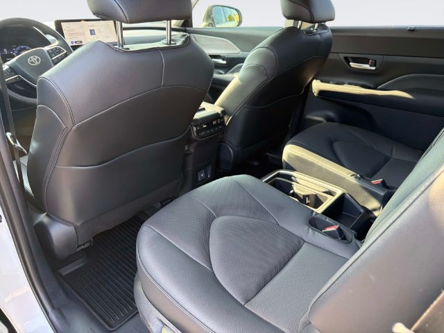 Used 2026 Toyota Grand Highlander FWD image 15