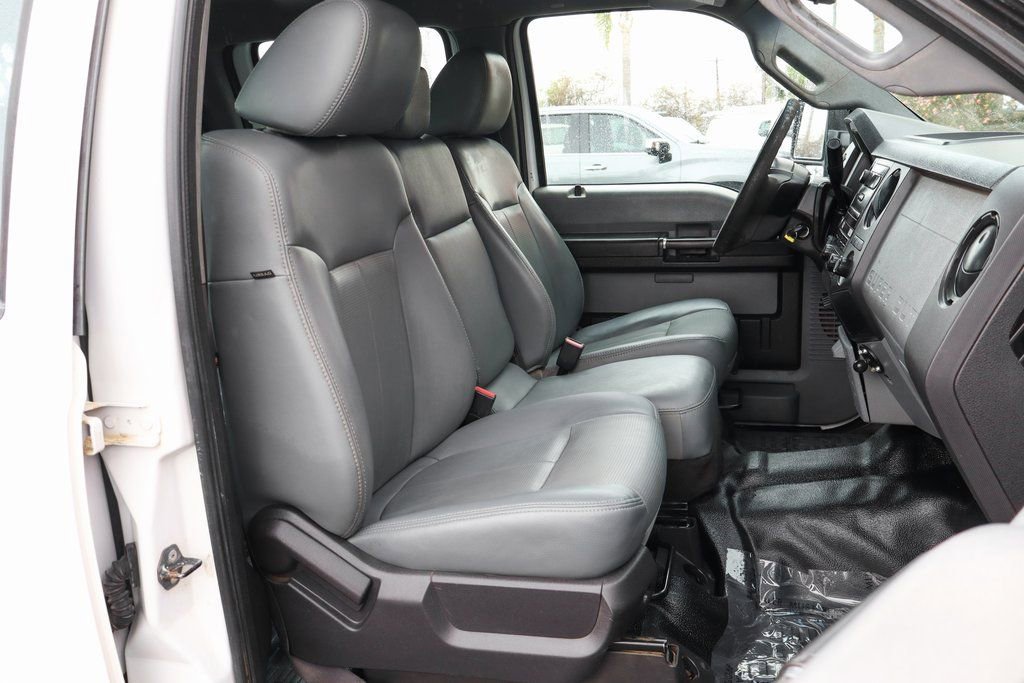 Used 2011 Ford F550 4x4 Crew Cab Super Duty w/ Payload Upgrade Pkg image 32