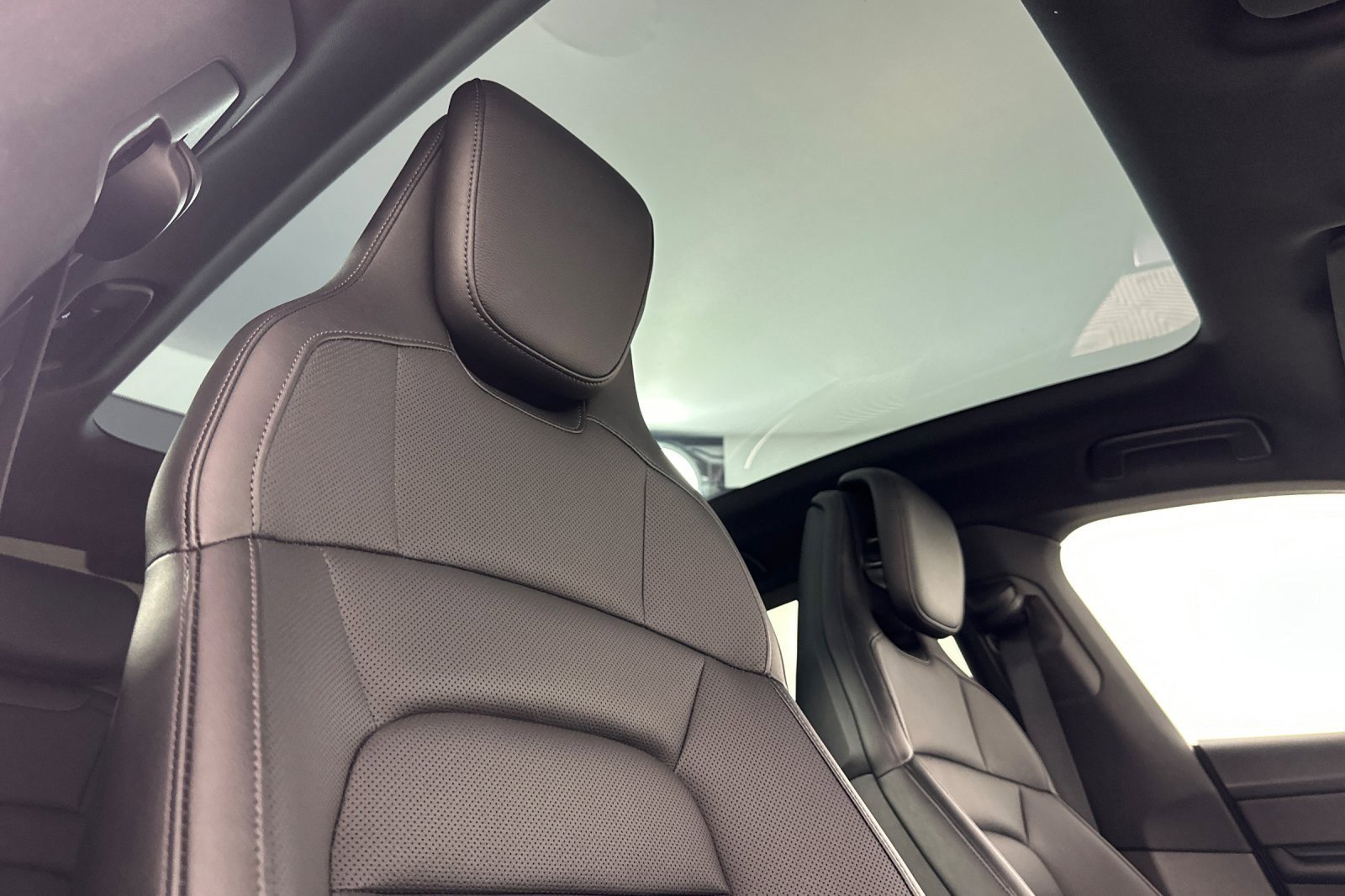 Used 2021 Porsche Taycan 4S image 15