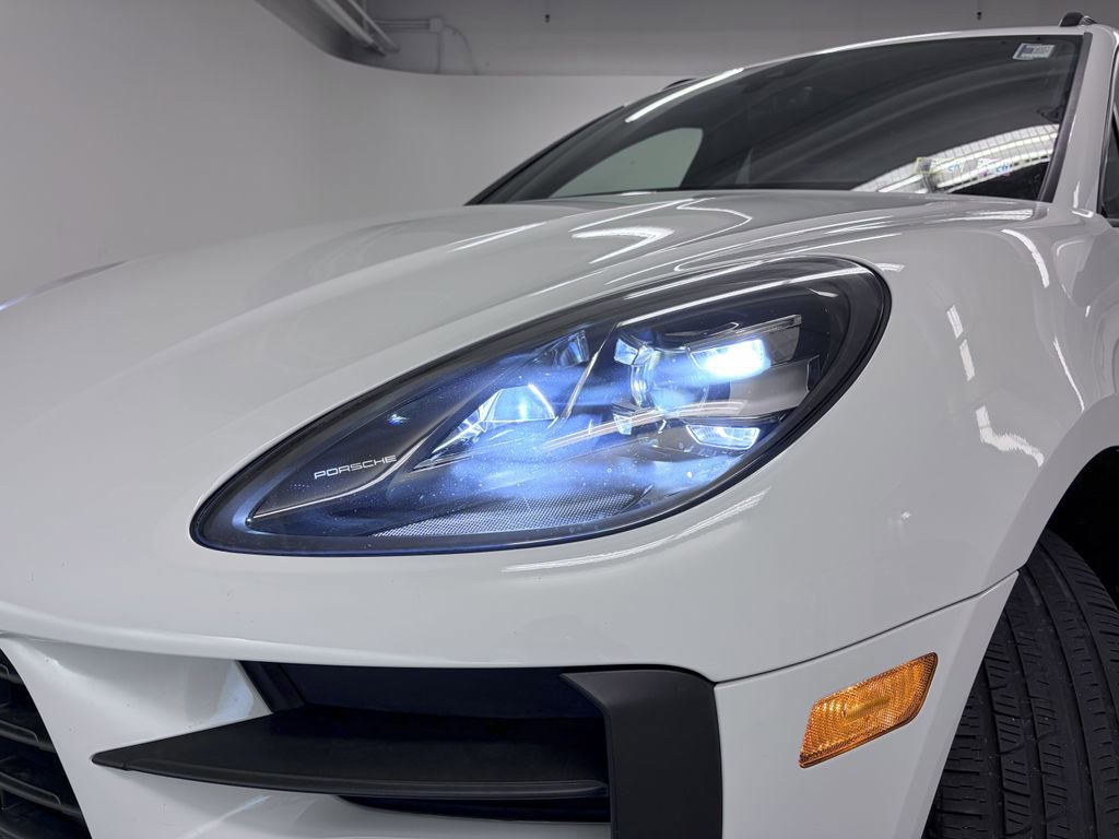 Used 2021 Porsche Macan AWD/4WD image 11