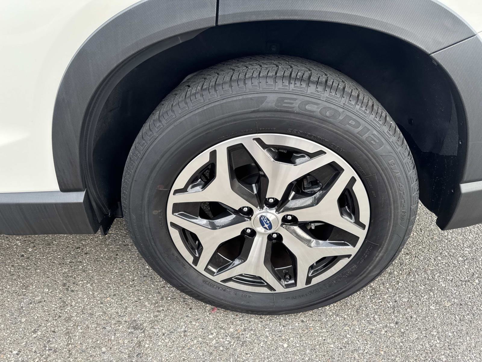 Used 2023 Subaru Forester Premium image 8