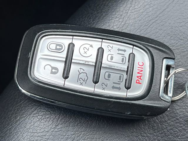 Used 2018 Chrysler Pacifica Touring-L Plus image 36