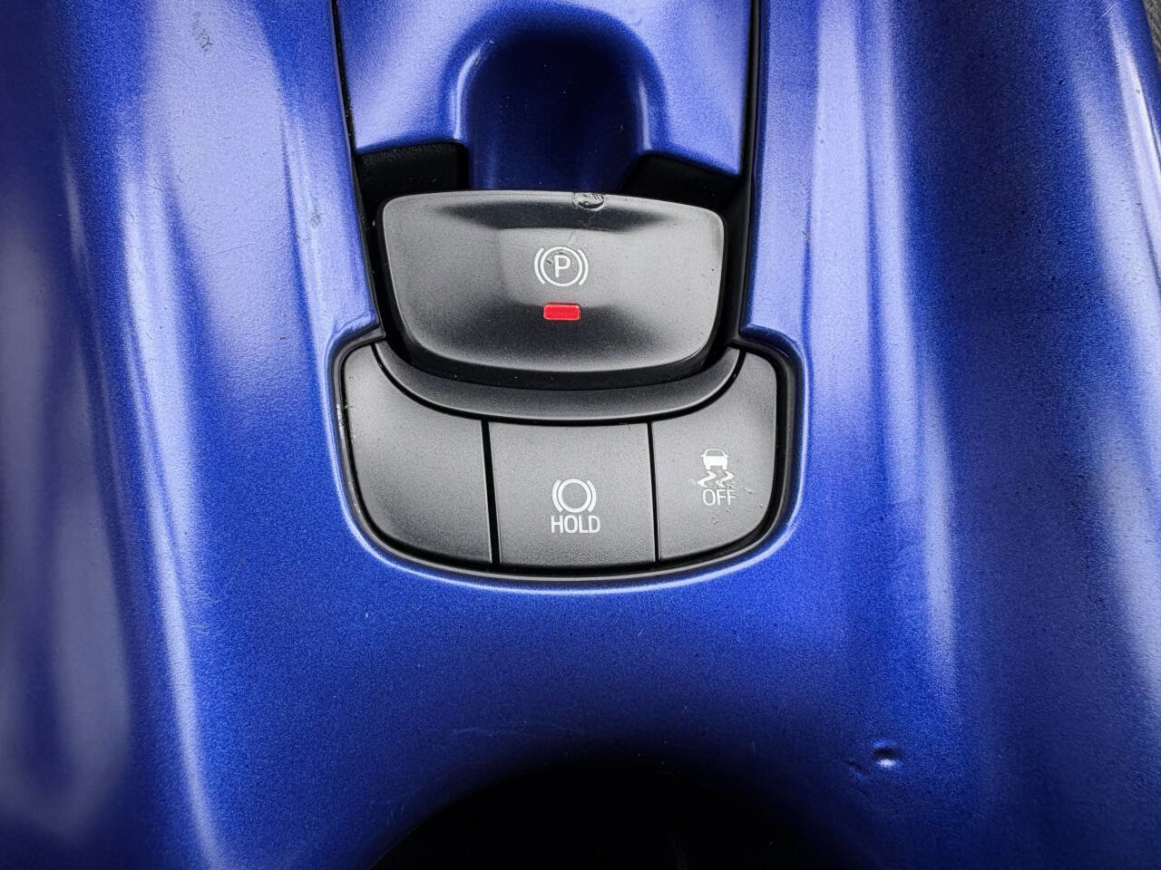 Used 2019 Toyota C-HR LE image 33