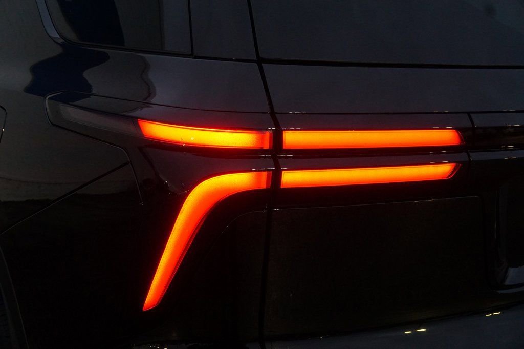 New 2026 Chevrolet Traverse LT w/ Driver Confidence Package image 31