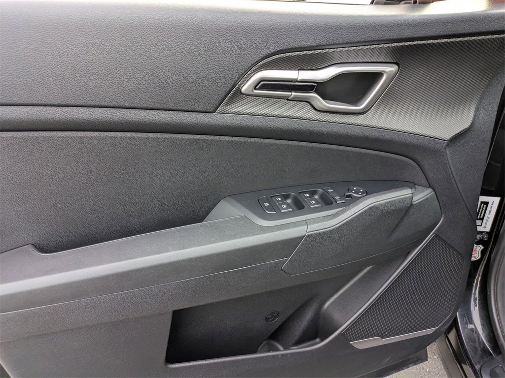 Used 2024 Kia Sportage LX image 15