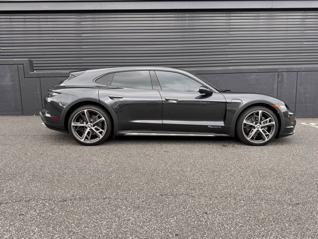 Certified 2022 Porsche Taycan 4 Cross Turismo AWD/4WD image 11