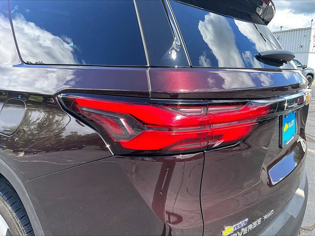 Used 2023 Chevrolet Traverse LT w/ LT Premium Package AWD/4WD image 35