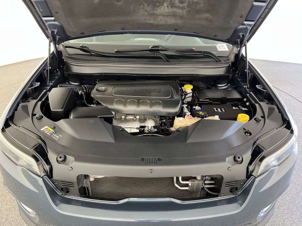 Used 2019 Jeep Cherokee Limited FWD image 24