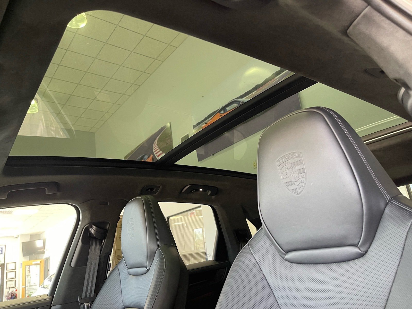Used 2025 Porsche Cayenne GTS AWD/4WD image 27