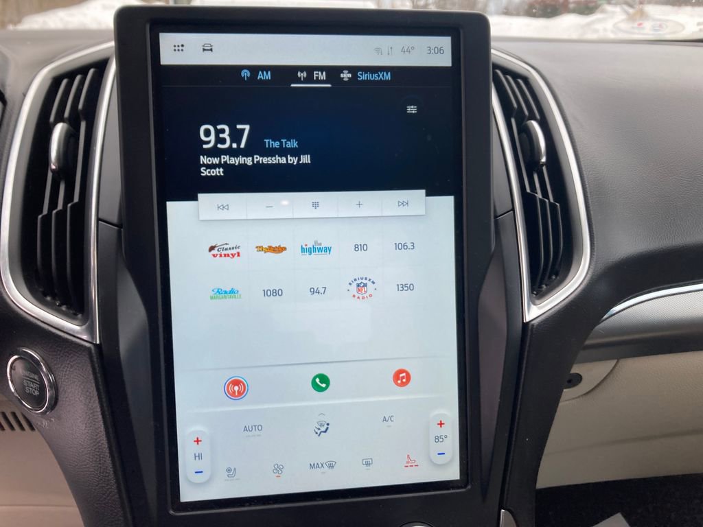 Used 2022 Ford Edge Titanium image 25