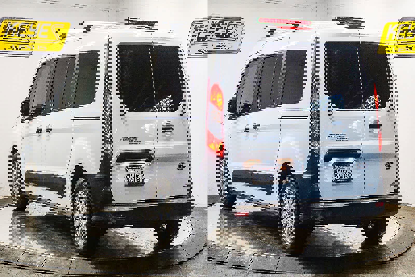 Used 2022 Ford Transit Connect XL image 2