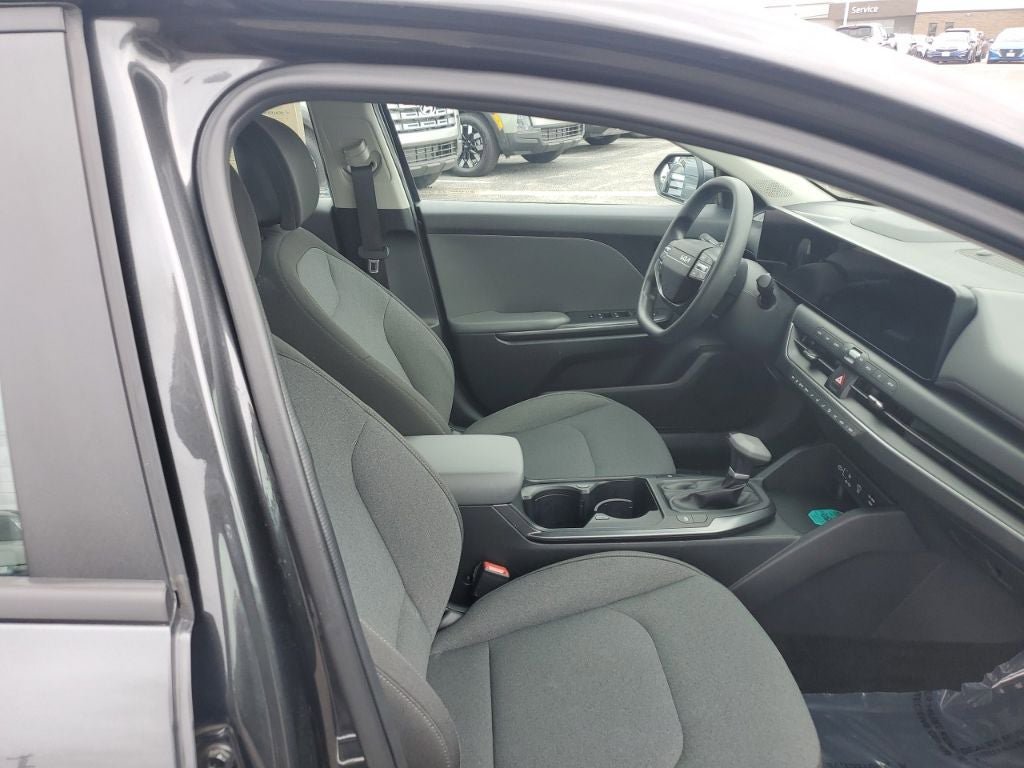 Used 2025 Kia K4 FWD image 33