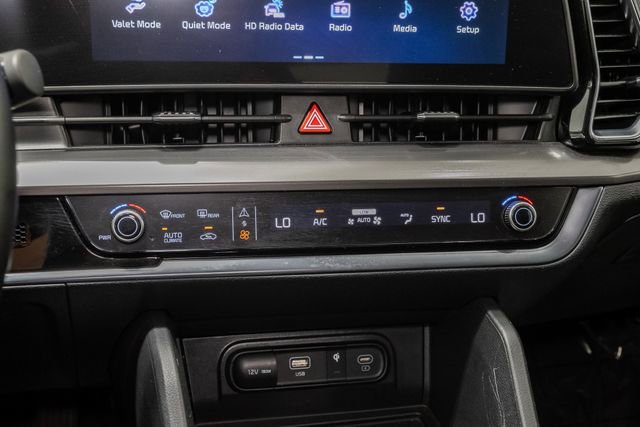 Used 2025 Kia Sportage EX image 19