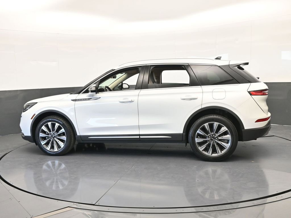 Used 2022 Lincoln Corsair Reserve image 3