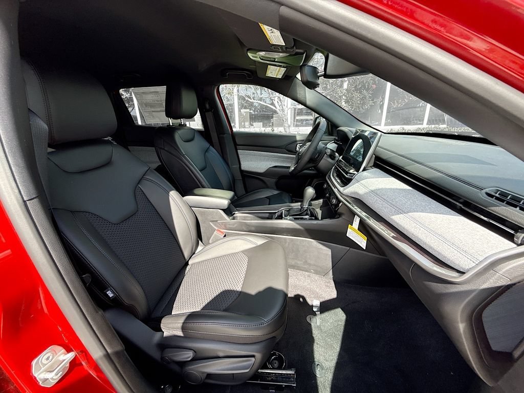 New 2023 Jeep Compass Latitude AWD/4WD image 30
