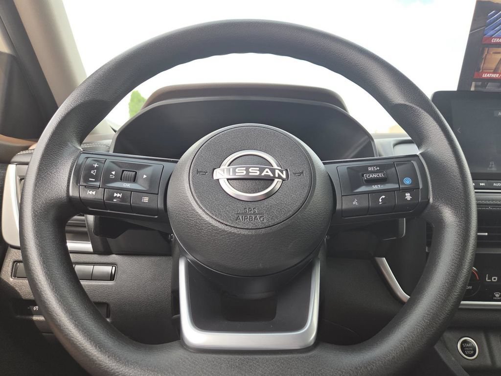 Used 2023 Nissan Rogue SV AWD/4WD image 25