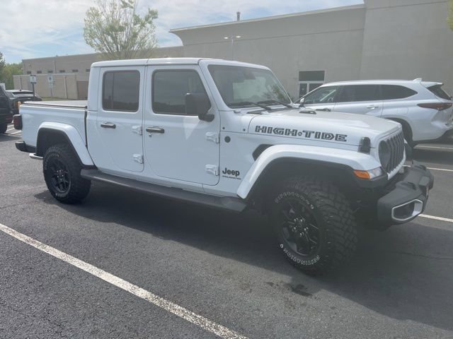 Used 2025 Jeep Gladiator Sport image 4