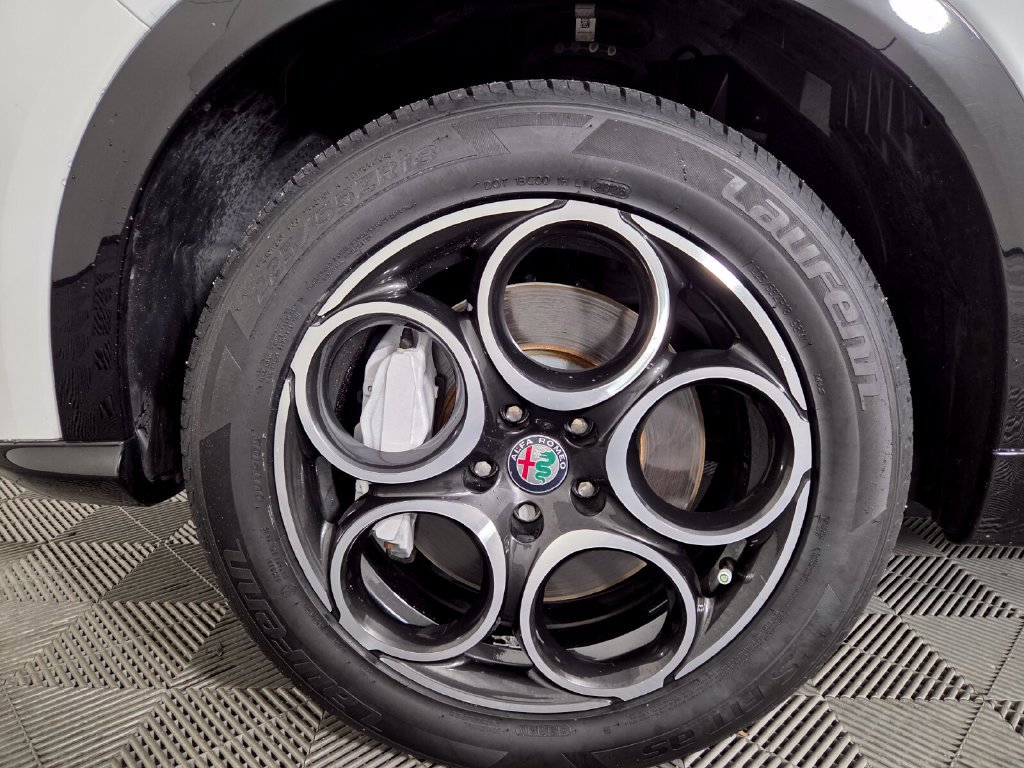 Used 2024 Alfa Romeo Tonale Ti AWD/4WD image 8