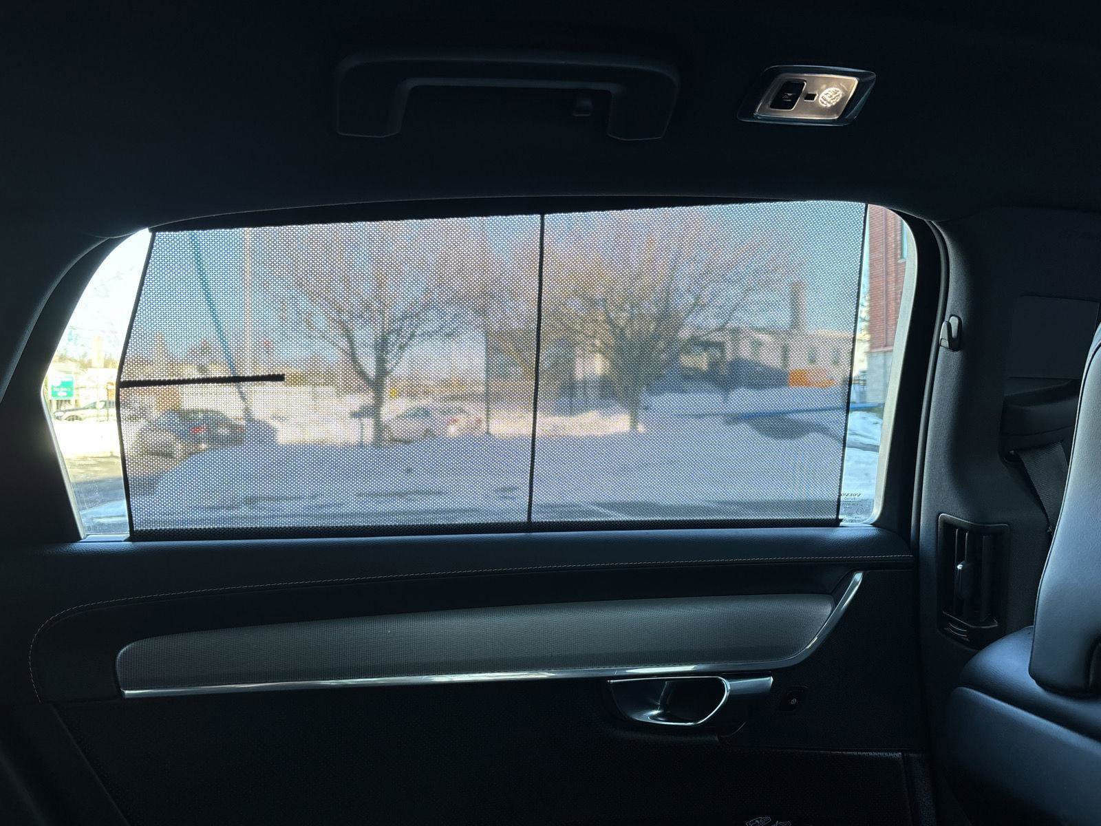 Used 2020 Volvo S90 T8 Inscription image 28