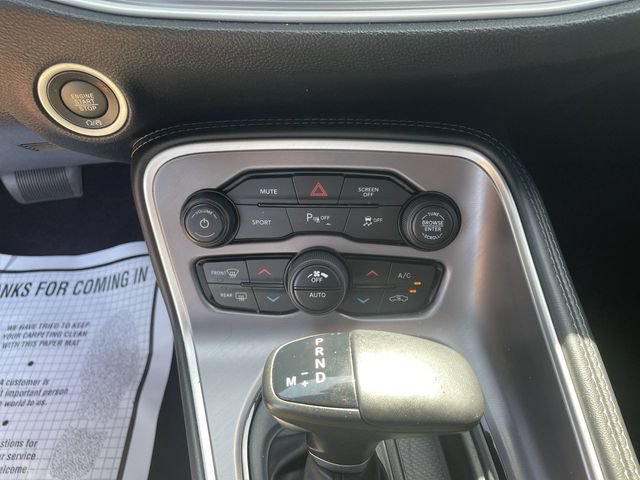 Used 2022 Dodge Challenger SXT w/ Driver Convenience Group RWD image 18