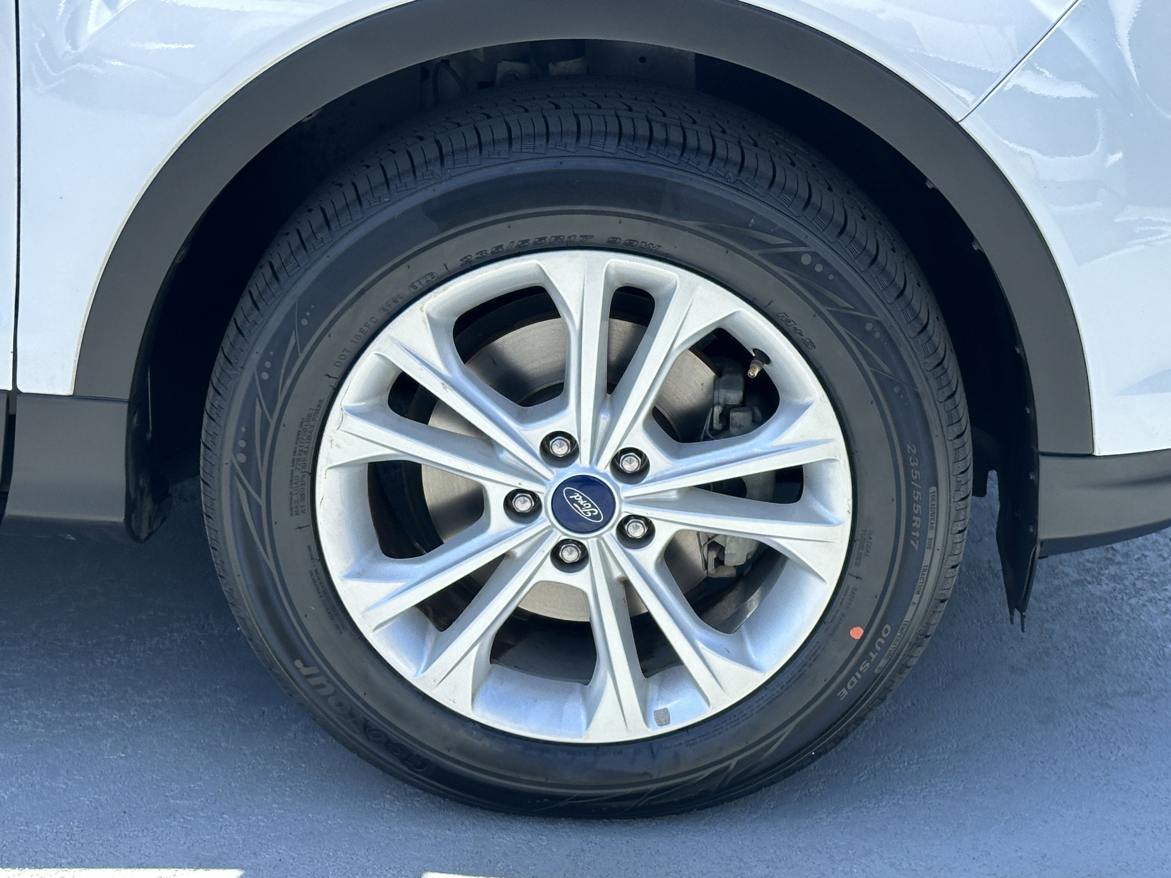Used 2018 Ford Escape SE FWD image 14