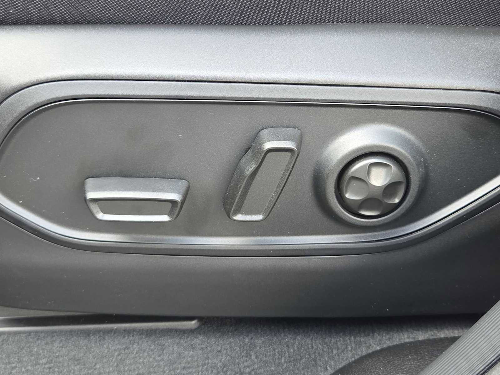 New 2025 Jeep Grand Cherokee Laredo X w/ Luxury Tech Group I image 17