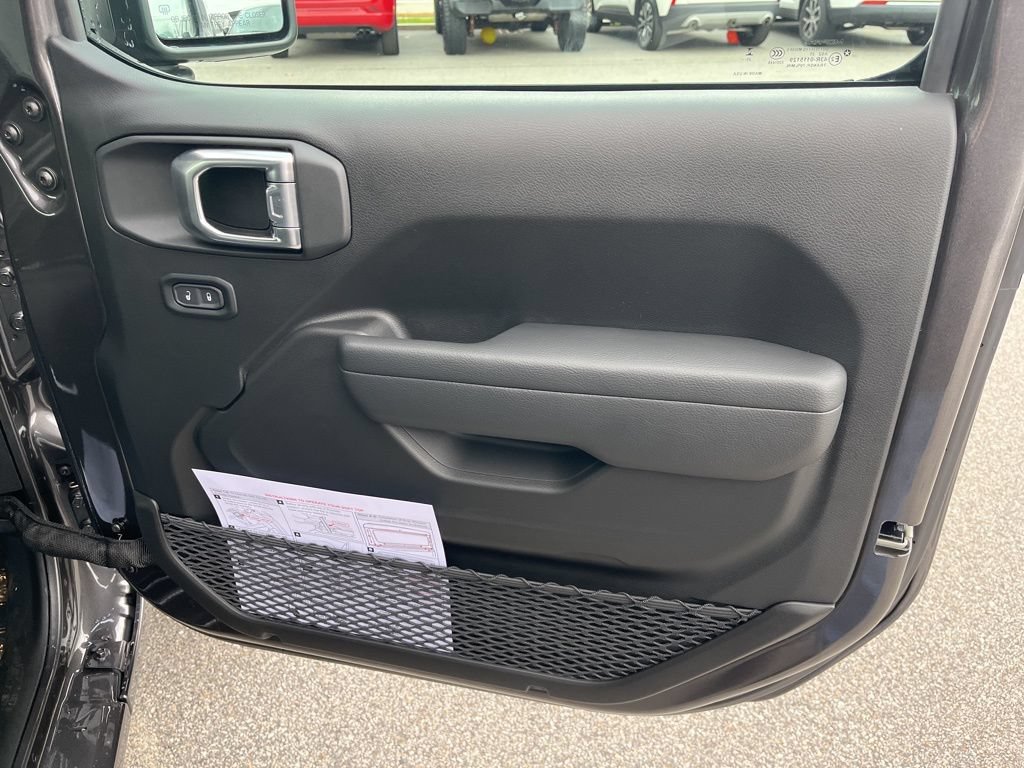 New 2026 Jeep Gladiator Sport AWD/4WD image 10