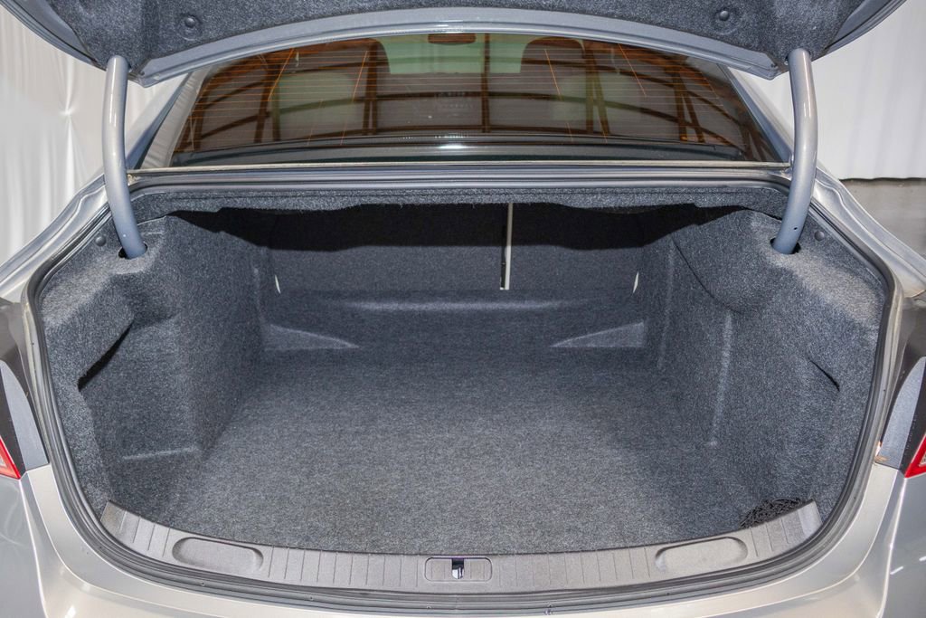 Used 2018 Chevrolet Impala Premier FWD image 13