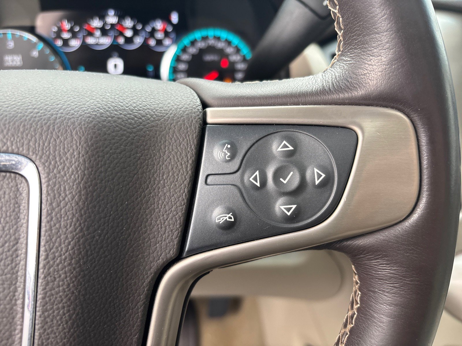 Used 2018 GMC Yukon Denali w/ Denali Ultimate Package image 19