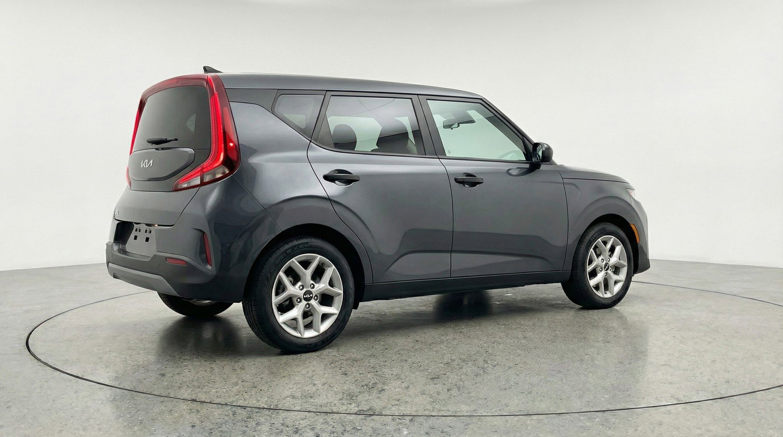 Used 2025 Kia Soul LX w/ LX Technology Package image 9