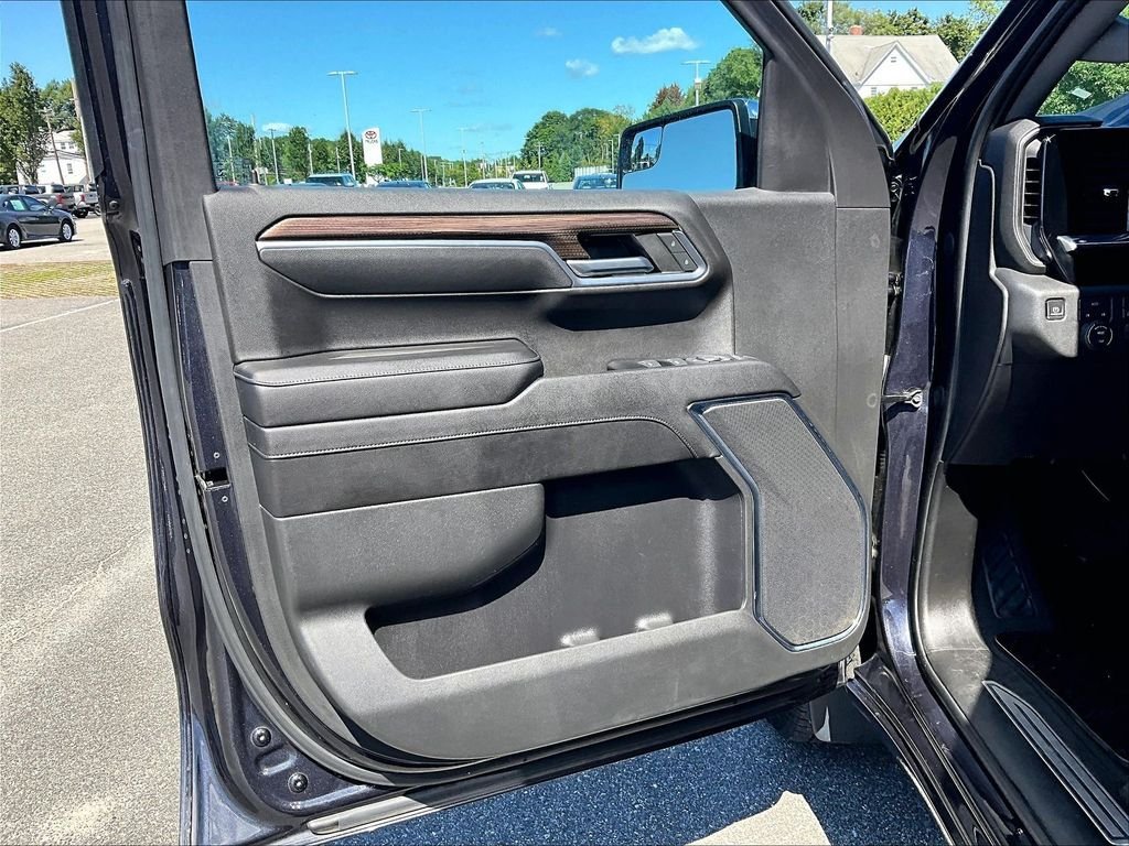 Used 2023 Chevrolet Silverado 1500 LT AWD/4WD image 9