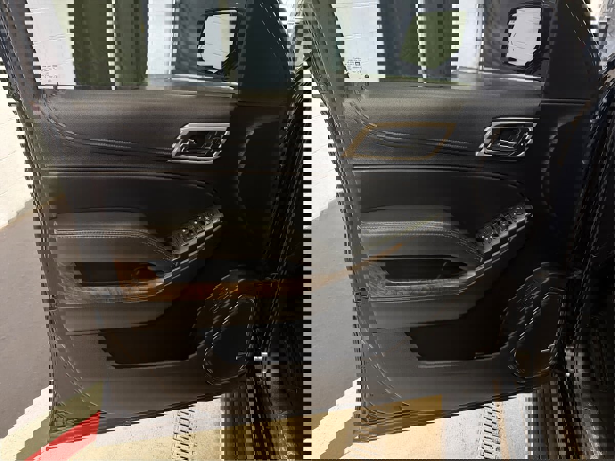 Used 2019 GMC Yukon XL Denali w/ Denali Ultimate Package AWD/4WD image 24