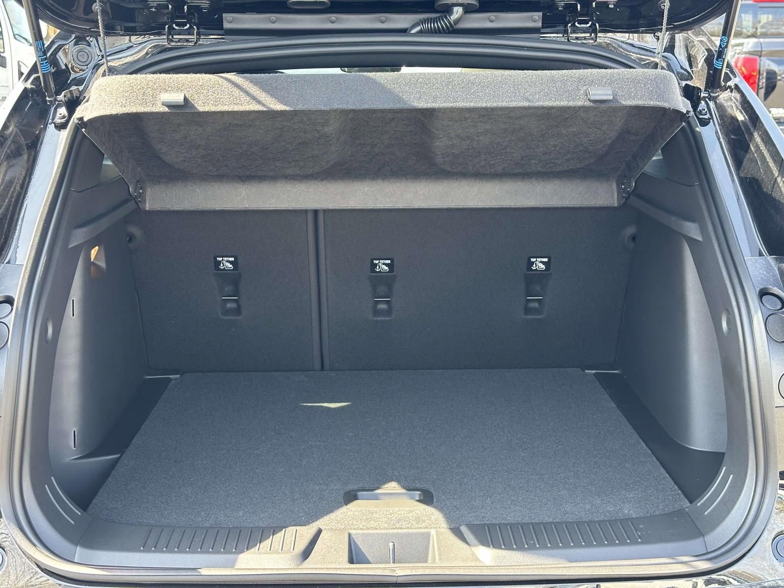 New 2026 Chevrolet Trax RS w/ Sunroof Package FWD image 23