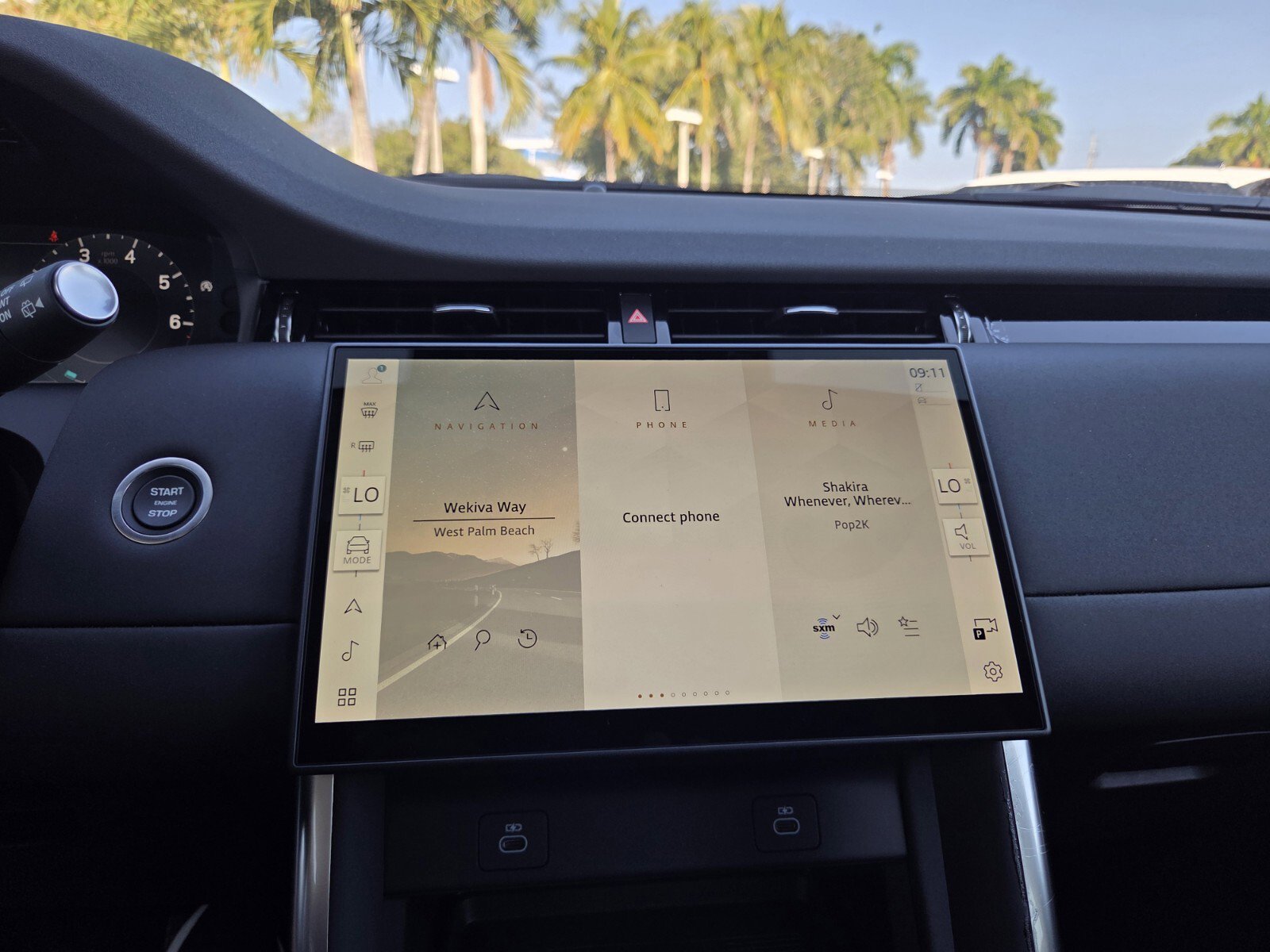 New 2025 Land Rover Discovery Sport S image 13