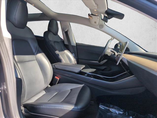 Used 2018 Tesla Model 3 Long Range RWD image 28