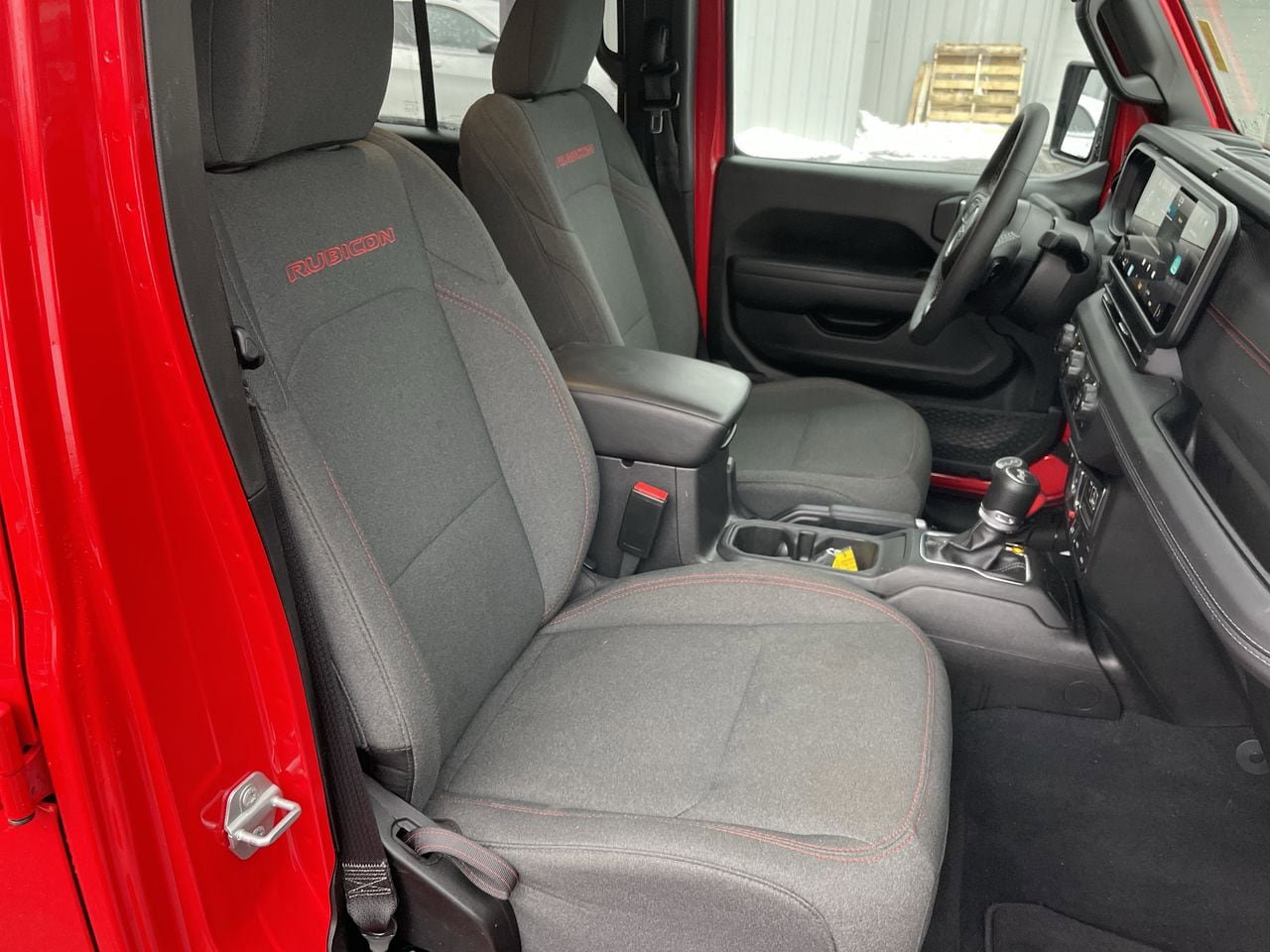 Used 2025 Jeep Wrangler Unlimited Rubicon w/ Convenience Group AWD/4WD image 23