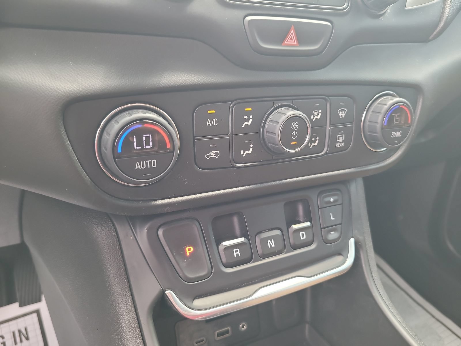 Used 2021 GMC Terrain SLT FWD image 19