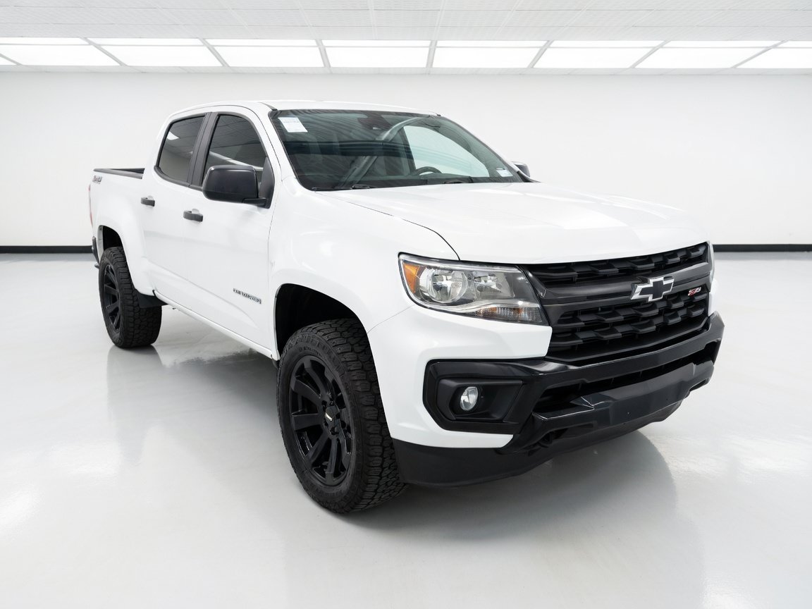 Used 2022 Chevrolet Colorado Z71 w/ Safety Package AWD/4WD image 3