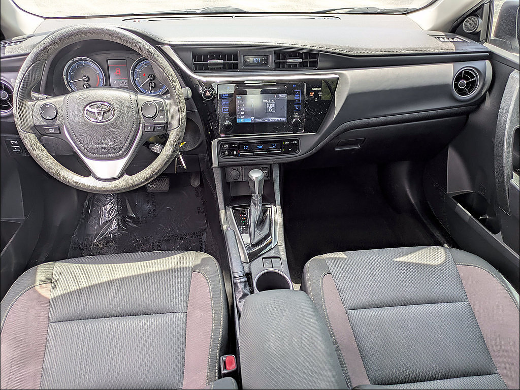 Used 2017 Toyota Corolla LE FWD image 13