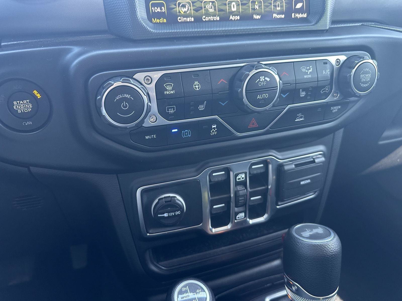 Used 2023 Jeep Wrangler Unlimited w/ Cold Weather Group AWD/4WD image 13