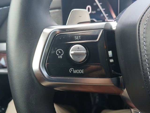 Used 2024 BMW 760i xDrive w/ Premium Package 2 image 26