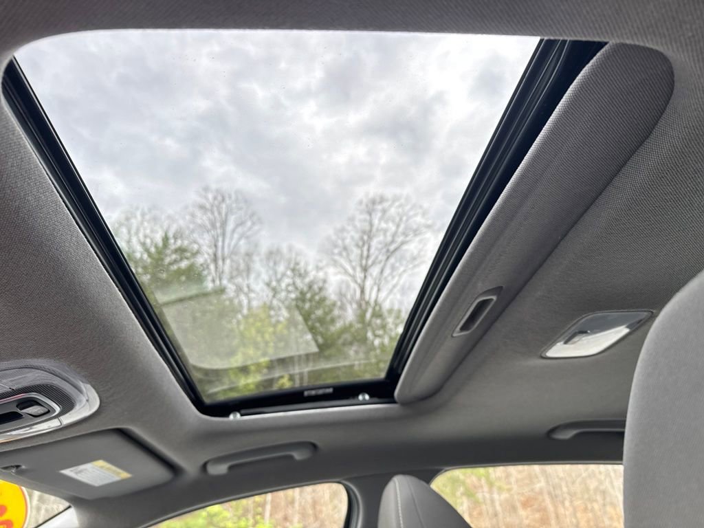 Used 2025 Hyundai Elantra SEL image 17