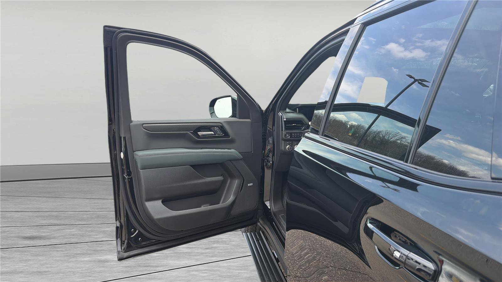 New 2026 GMC Yukon AT4 w/ AT4 Premium Plus Package image 14