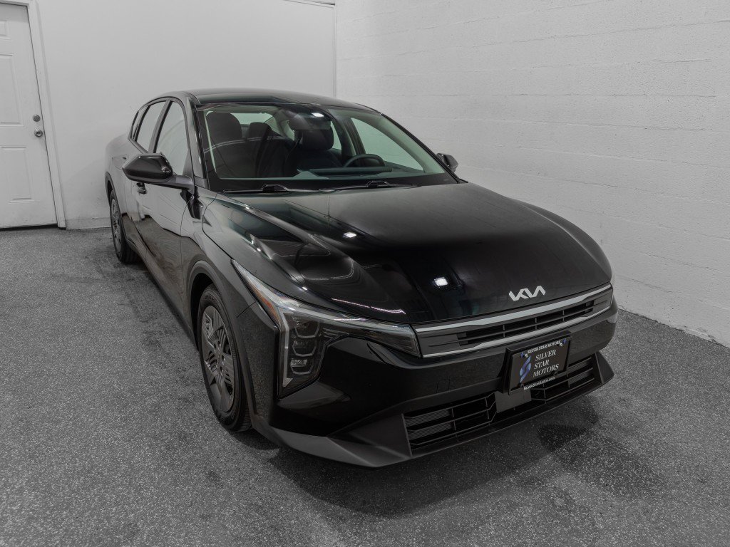 Used 2025 Kia K4 LX image 2