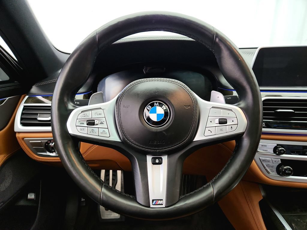 Used 2020 BMW 750i xDrive w/ Executive Package AWD/4WD image 25